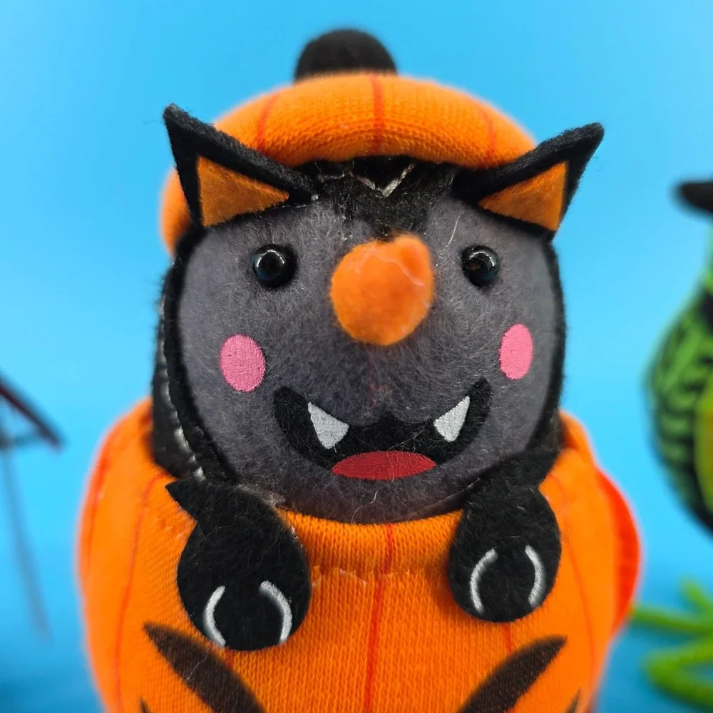 Target Hyde and Eek Halloween Featherly Friends Birds Batrick, Pawson, X-Ray Set